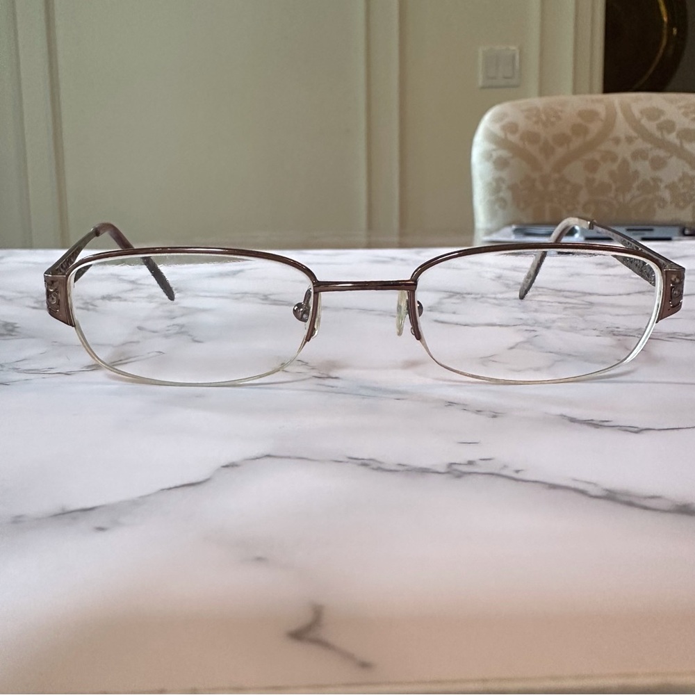 Women’s vintage eyeglasses